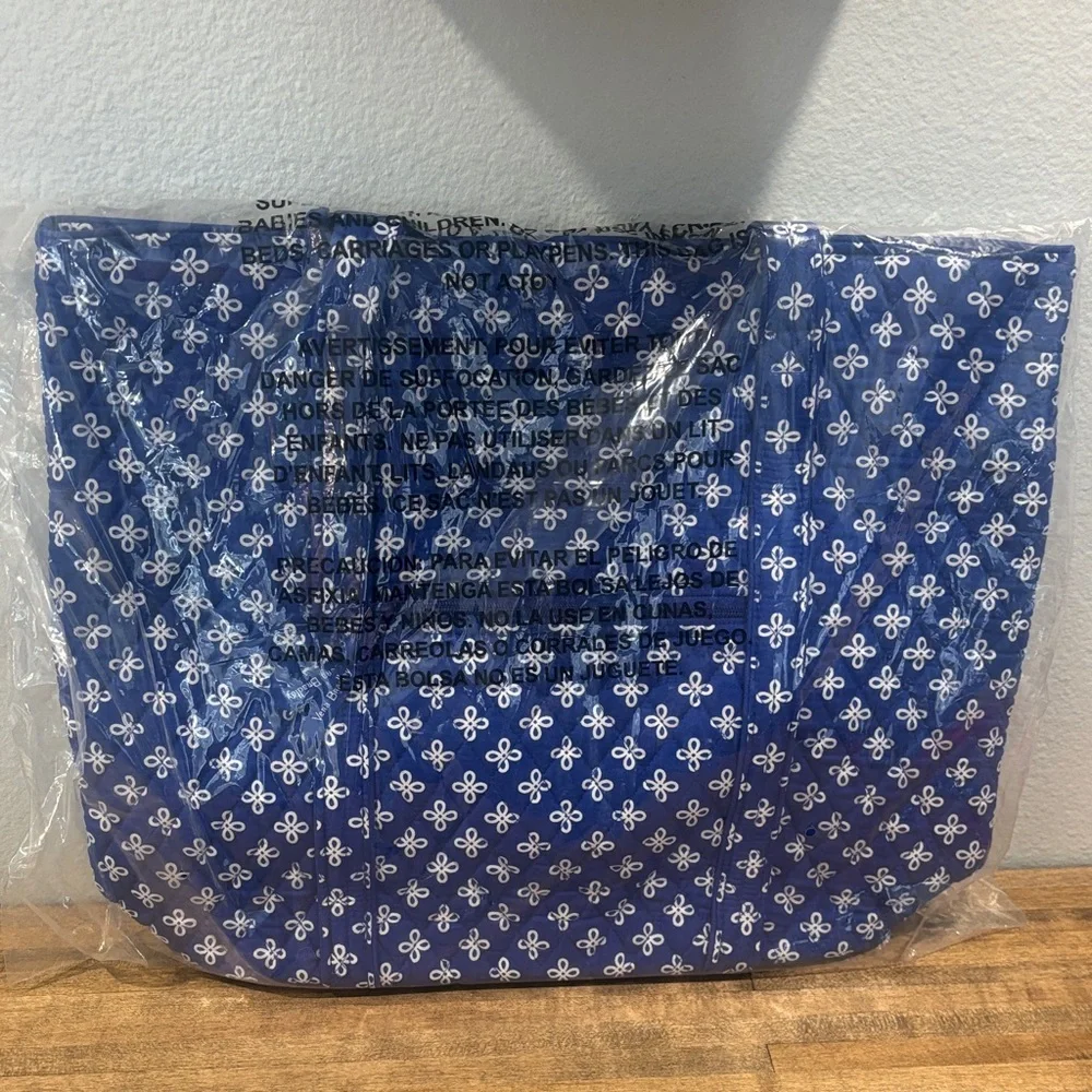 BRAND NEW!! Vera Bradley Royal Blue Concerto Quilted Large Tote Great Carry-on! - Picture 8 of 13
